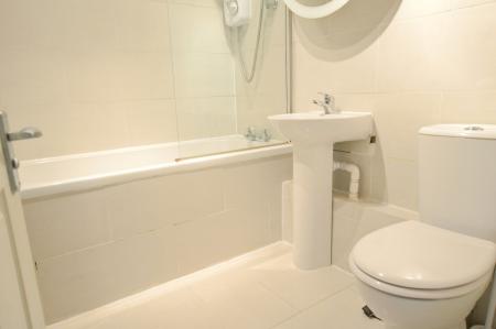 2 bedroom Terraced House to let in Colney Heath Lane, St Albans, AL4