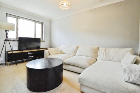 2 bedroom Terraced House to let in Colney Heath Lane, St Albans, AL4