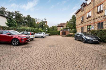 1 bedroom Flat for sale in Beaumonds Upper Marlborough Road, St Albans, AL1