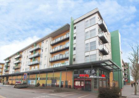 2 bedroom Flat to let in Parkhouse Court, Hatfield, AL10