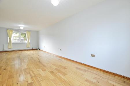2 bedroom Flat to let in Lectern Lane, St Albans, AL1