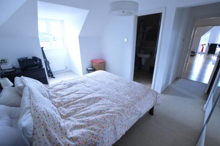 2 bedroom Flat for sale in Syon Court Park View Close, St Albans, AL1