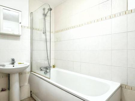 4 bedroom Terraced House to let in Batterdale, Hatfield, AL9