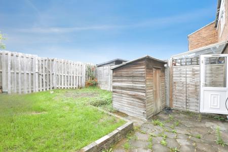 2 bedroom End of terrace house to let in St Audreys Close, Hatfield, AL10