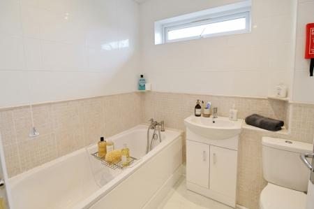2 bedroom End of terrace house to let in St Audreys Close, Hatfield, AL10
