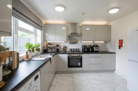 2 bedroom End of terrace house to let in St Audreys Close, Hatfield, AL10