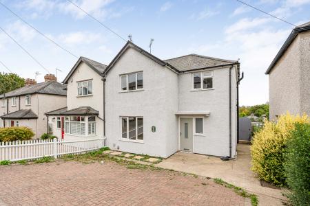3 bedroom Semi-detached house for sale in Old London Road, St Albans, AL1