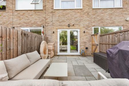 2 bedroom Maisonette for sale in Sycamore Drive, St Albans, AL2