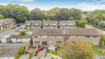 2 bedroom Maisonette for sale in Sycamore Drive, St Albans, AL2