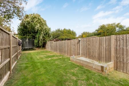 2 bedroom Maisonette for sale in Sycamore Drive, St Albans, AL2