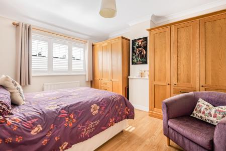 3 bedroom Terraced House for sale in Coombes Road, London Colney, AL2