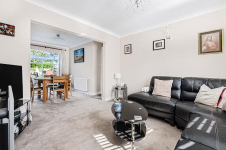 3 bedroom Terraced House for sale in Coombes Road, London Colney, AL2