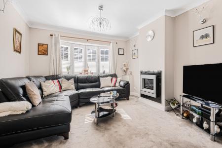 3 bedroom Terraced House for sale in Coombes Road, London Colney, AL2