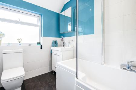 3 bedroom Terraced House for sale in Coombes Road, London Colney, AL2