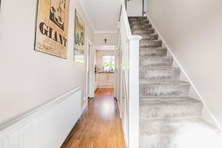 3 bedroom Terraced House for sale in Coombes Road, London Colney, AL2
