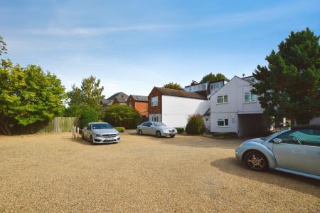 1 bedroom Flat to let in 23 Granville Road, St Albans, AL1