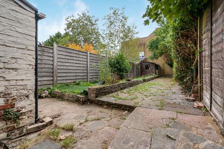 2 bedroom Detached house for sale in Culver Road, St Albans, AL1