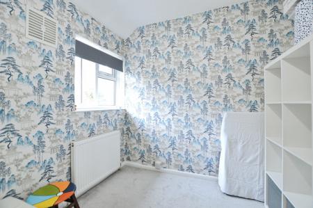 3 bedroom House to let in Batchwood Drive, St Albans, AL3