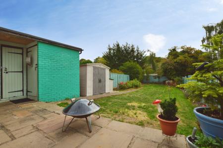 3 bedroom House to let in Batchwood Drive, St Albans, AL3