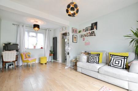3 bedroom House to let in Batchwood Drive, St Albans, AL3