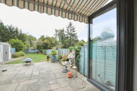 3 bedroom House to let in Batchwood Drive, St Albans, AL3