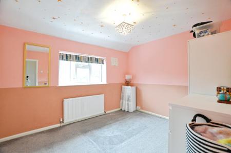 3 bedroom House to let in Batchwood Drive, St Albans, AL3