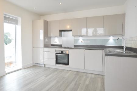 2 bedroom Flat to let in Hansell Gardens, St Albans, AL1