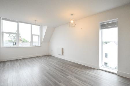 2 bedroom Flat to let in Hansell Gardens, St Albans, AL1
