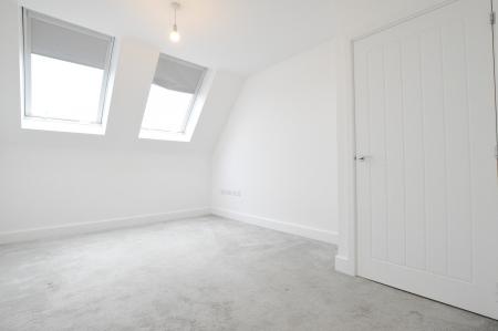 2 bedroom Flat to let in Hansell Gardens, St Albans, AL1