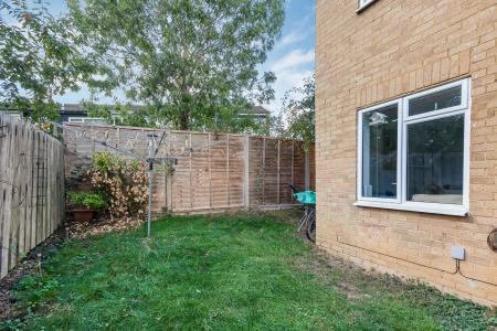 1 bedroom Terraced House for sale in Tilsworth Walk, St Albans, AL4