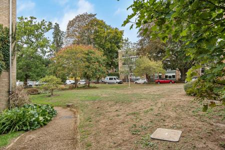 4 bedroom Town house for sale in Abbots Park, St Albans, AL1
