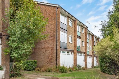 4 bedroom Town house for sale in Abbots Park, St Albans, AL1