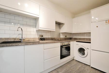 2 bedroom Flat to let in Ramsbury Road, St Albans, AL1