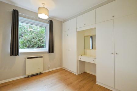 2 bedroom Flat to let in Ramsbury Road, St Albans, AL1