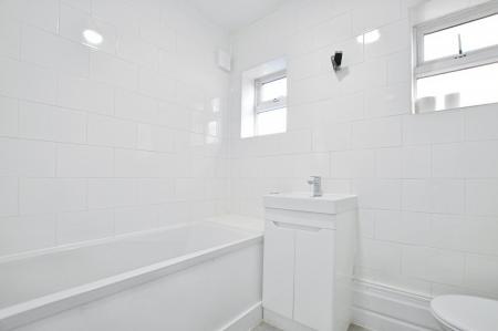 3 bedroom Detached house to let in Wellington Road, St Albans, AL1