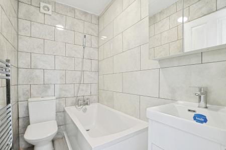 3 bedroom Detached house to let in Wellington Road, St Albans, AL1
