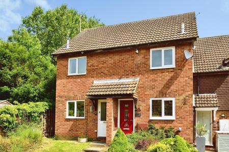 1 bedroom Semi-detached house for sale in Wilstone Drive, Jersey Farm, St Albans, AL4