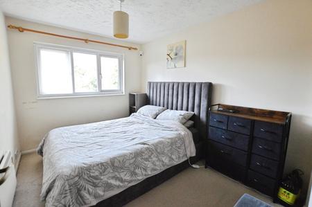 2 bedroom Flat to let in Tudor Close, Hatfield, AL10