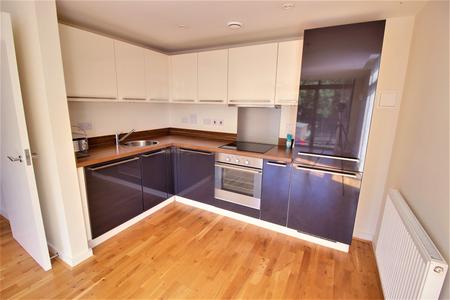 2 bedroom Flat to let in Newsom Place, St Albans, AL1