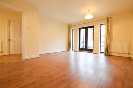 2 bedroom Flat to let in Granville Road, St Albans, AL1
