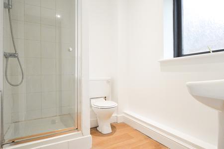 2 bedroom Flat to let in Granville Road, St Albans, AL1
