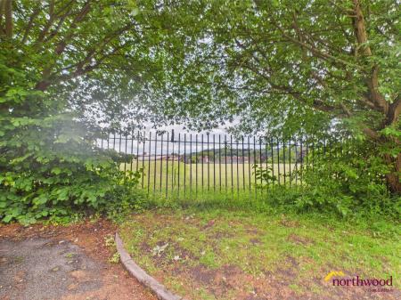 2 bedroom Terraced House for sale in Coronation Road, Newcastle-under-Lyme, ST5