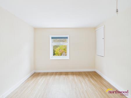 2 bedroom Terraced House to let in Church Street, Silverdale, ST5
