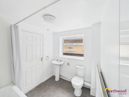 2 bedroom Terraced House to let in Church Street, Silverdale, ST5