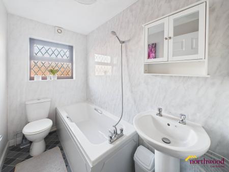 2 bedroom Terraced House to let in Langley Street, Basford Newcastle under Lyme, ST4