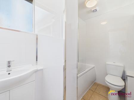 2 bedroom Terraced House for sale in Stoke Old Road, Hartshill, Hartshill, ST4