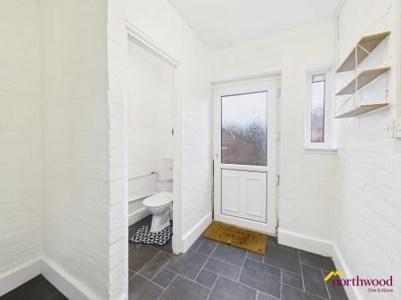 3 bedroom Semi-detached house for sale in Thornhill Rd, stoke on trent, ST2