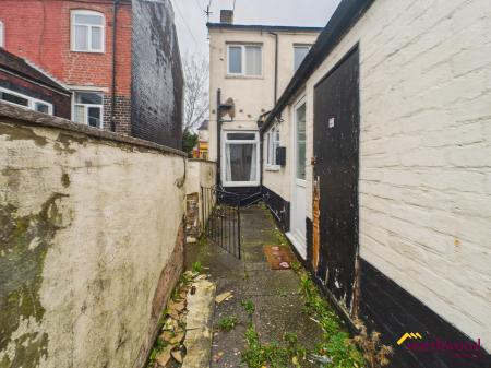 2 bedroom Semi-detached house for sale in Meir Road, Meir, Stoke-on-Trent, ST3