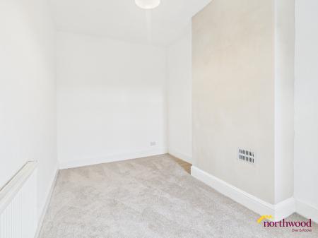 4 bedroom End of terrace house for sale in Oriel Street, Stoke-on-Trent, ST4
