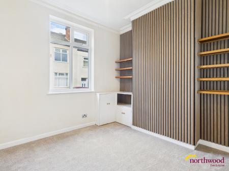 4 bedroom End of terrace house for sale in Oriel Street, Stoke-on-Trent, ST4